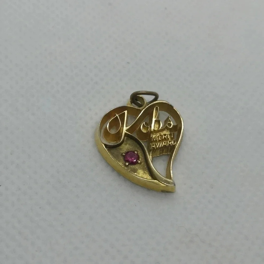 Gold filled  heart pendant - Picture 2 of 2
